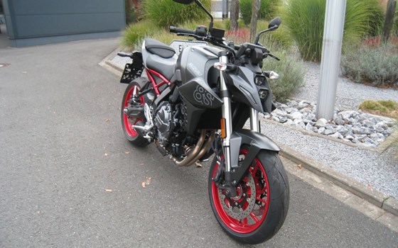 Gebrauchtmotorrad Suzuki GSX-8S - Bild 3