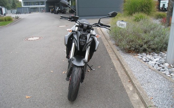 Gebrauchtmotorrad Suzuki GSX-8S - Bild 4