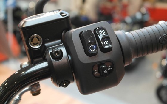 Neufahrzeug Indian Chief Bobber Dark Horse - Bild 11