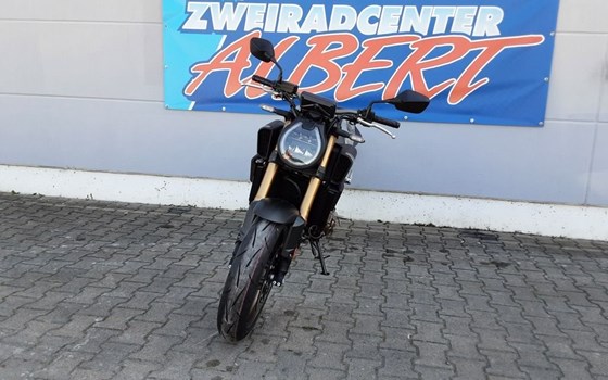 Gebrauchtmotorrad Honda CB650R E-Clutch - Bild 2