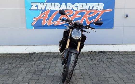 Gebrauchtmotorrad Honda CB650R E-Clutch - Bild 9