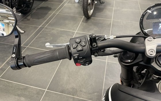 Gebrauchtmotorrad Triumph Trident 660 - Bild 7