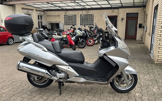 Gebrauchtmotorrad Honda Silver Wing 600 - Bild 2