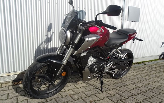 Gebrauchtmotorrad Honda CB125R - Bild 5