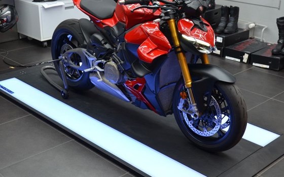 Gebrauchtmotorrad Ducati Streetfighter V4 S - Bild 7