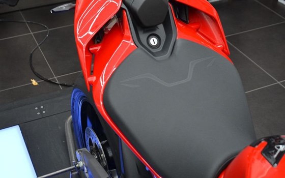 Gebrauchtmotorrad Ducati Streetfighter V4 S - Bild 8