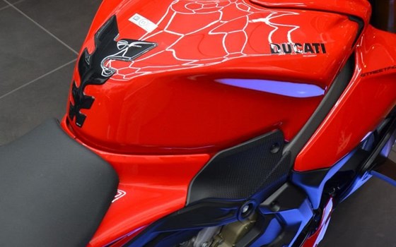 Gebrauchtmotorrad Ducati Streetfighter V4 S - Bild 9
