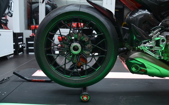 Gebrauchtmotorrad Ducati Streetfighter V4 Lamborghini - Bild 17