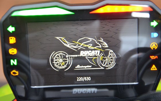 Gebrauchtmotorrad Ducati Streetfighter V4 Lamborghini - Bild 25