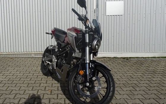 Gebrauchtmotorrad Honda CB125R - Bild 1