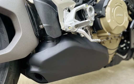 Neufahrzeug Ducati Streetfighter V4 - Bild 8