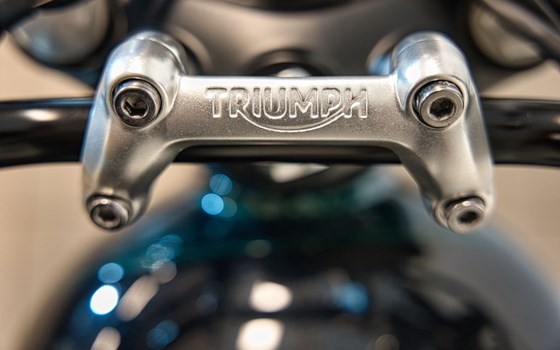 Gebrauchtmotorrad Triumph Speed Twin 900 - Bild 11