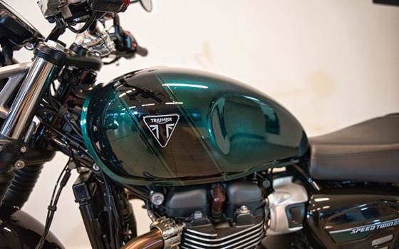 Gebrauchtmotorrad Triumph Speed Twin 900 - Bild 8