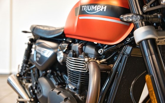 Gebrauchtmotorrad Triumph Speed Twin 1200 - Bild 13