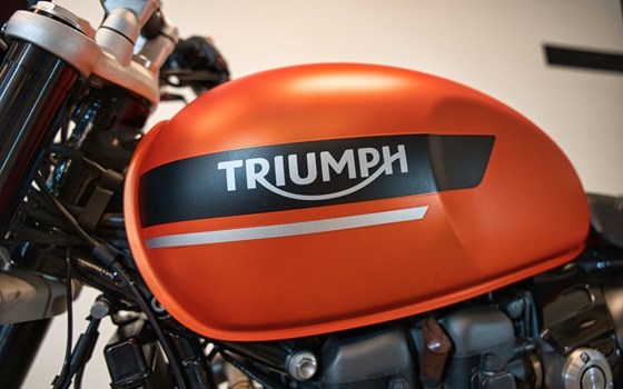 Gebrauchtmotorrad Triumph Speed Twin 1200 - Bild 14