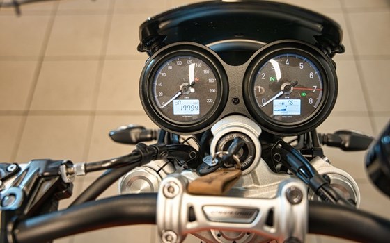 Gebrauchtmotorrad Triumph Speed Twin 1200 - Bild 9