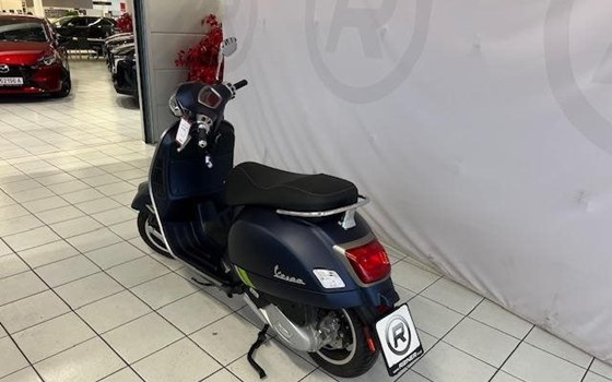 Gebrauchtmotorrad Vespa GTS 300 hpe Super Tech - Bild 3