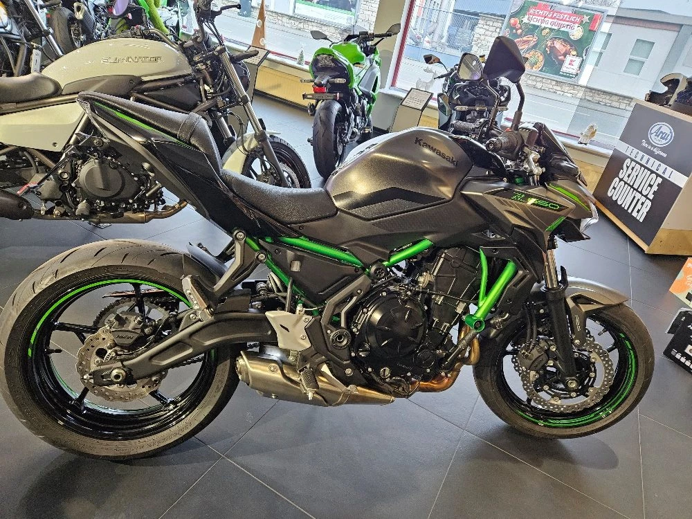 Kawasaki Z650 #SPORT nur 460km #1.HAND
