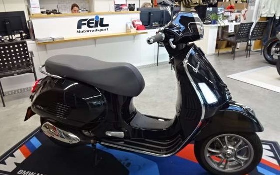 Gebrauchtmotorrad Vespa GTS 300 - Bild 1