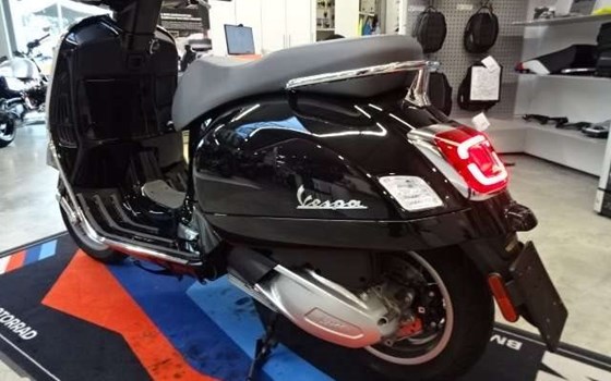 Gebrauchtmotorrad Vespa GTS 300 - Bild 3