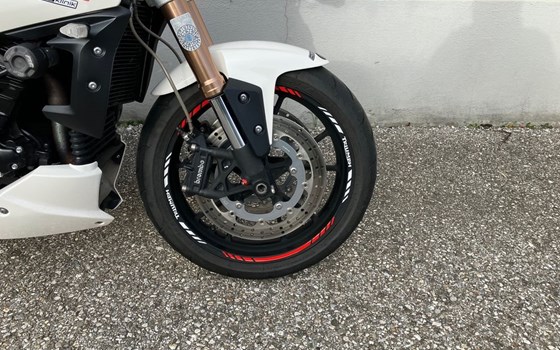 Gebrauchtmotorrad Triumph Speed Triple 1050 - Bild 12