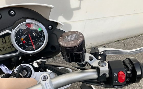 Gebrauchtmotorrad Triumph Speed Triple 1050 - Bild 18
