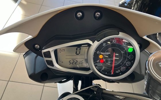 Gebrauchtmotorrad Triumph Speed Triple 1050 - Bild 19