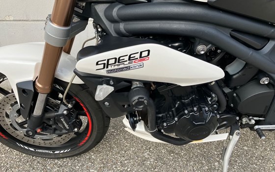Gebrauchtmotorrad Triumph Speed Triple 1050 - Bild 5