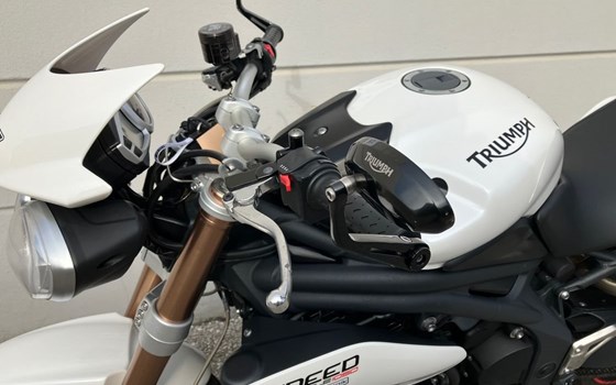 Gebrauchtmotorrad Triumph Speed Triple 1050 - Bild 8