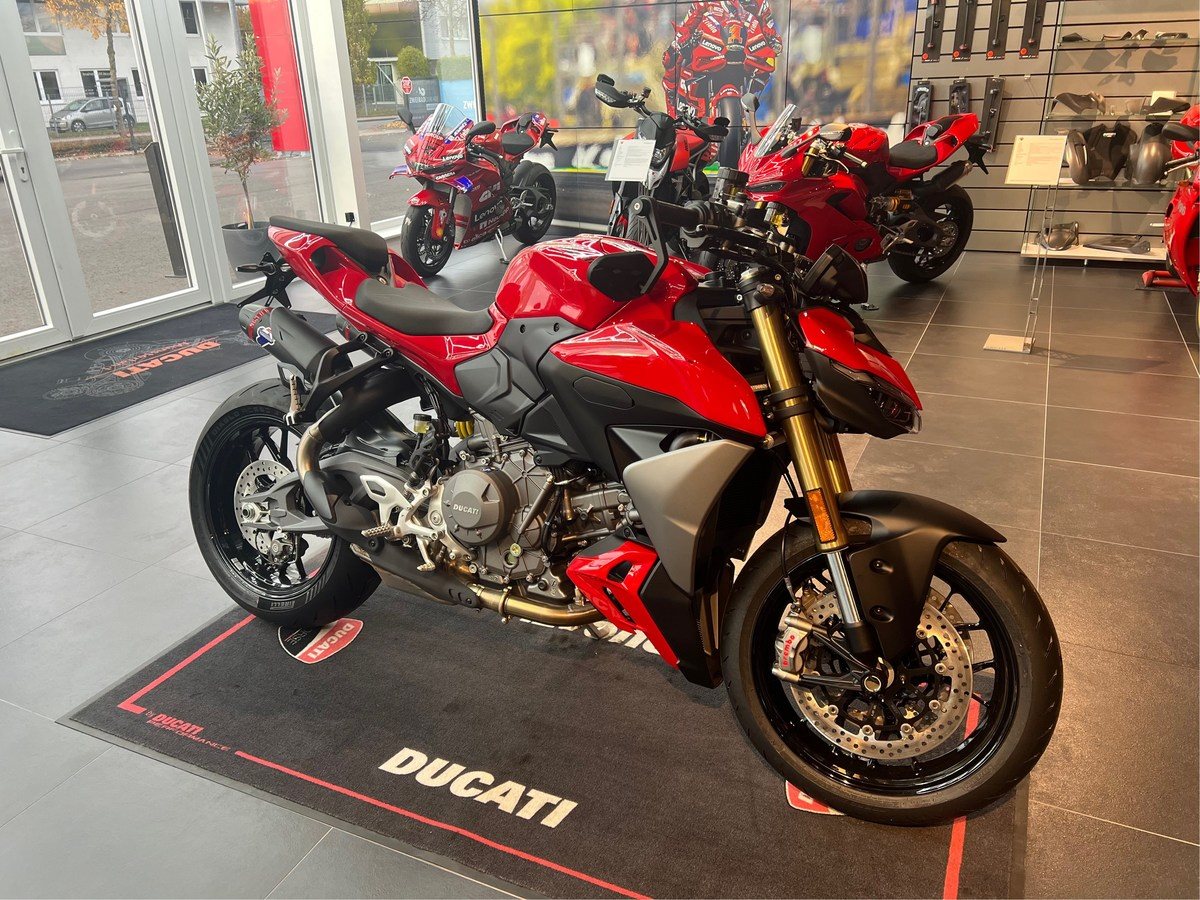 Ducati Streetfighter V2 