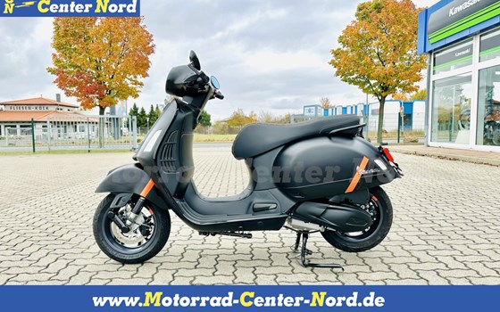Gebrauchtmotorrad Vespa GTS 300 Super Sport - Bild 1