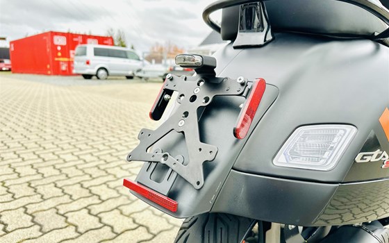Gebrauchtmotorrad Vespa GTS 300 Super Sport - Bild 14