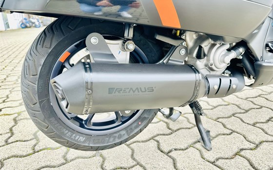 Gebrauchtmotorrad Vespa GTS 300 Super Sport - Bild 15