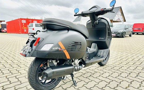 Gebrauchtmotorrad Vespa GTS 300 Super Sport - Bild 5