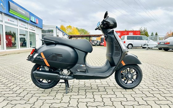 Gebrauchtmotorrad Vespa GTS 300 Super Sport - Bild 6