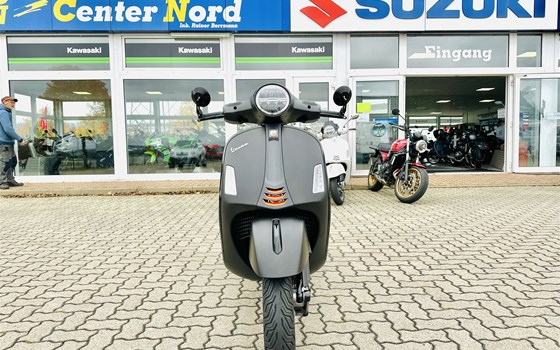 Gebrauchtmotorrad Vespa GTS 300 Super Sport - Bild 8