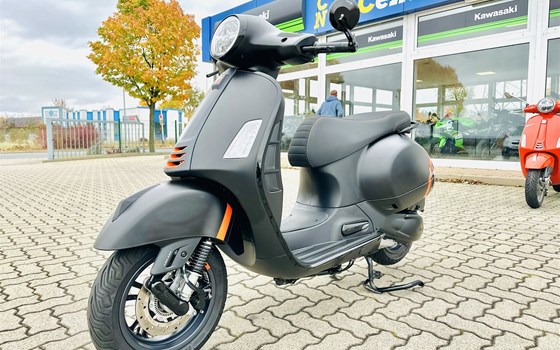 Gebrauchtmotorrad Vespa GTS 300 Super Sport - Bild 9