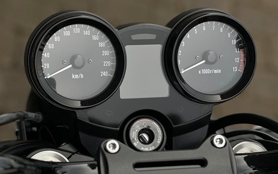 Neufahrzeug Kawasaki Z900 RS Black Ball Edition - Bild 8