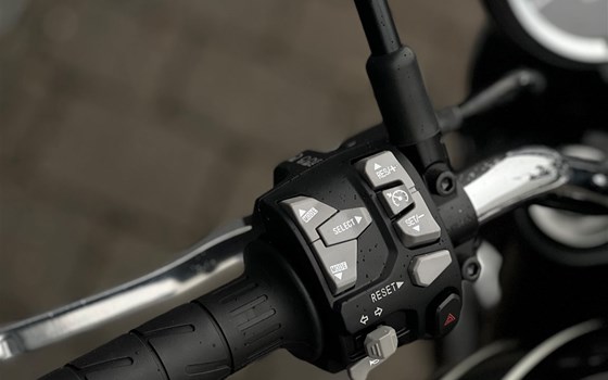 Neufahrzeug Kawasaki Z900 RS - Bild 6