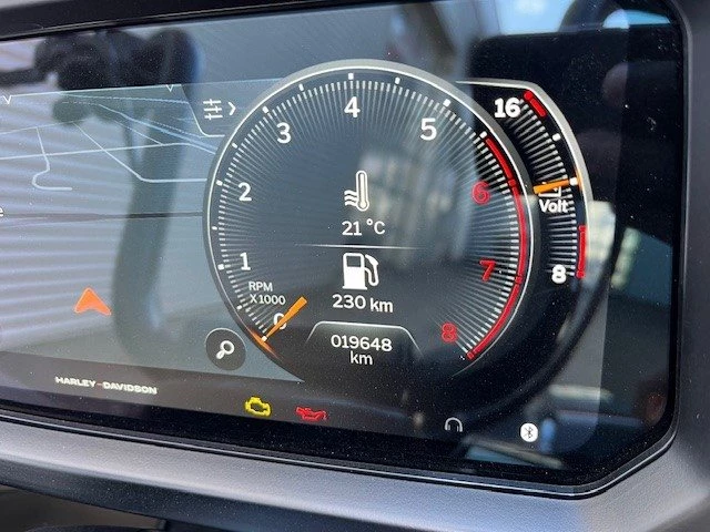 Harley-Davidson Road Glide FLTRX (Vivid Black/Black Finish) - Bild 15