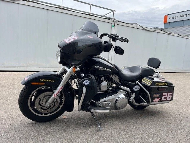 Harley-Davidson Street Glide FLHX (Vivid Black) - Bild 10