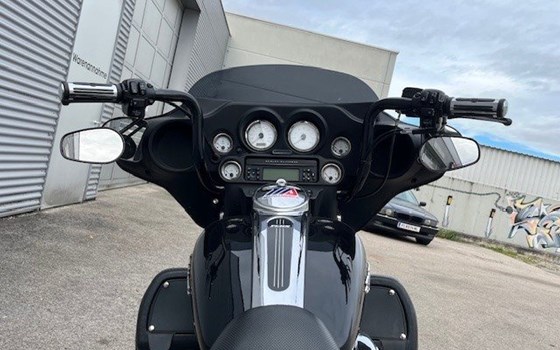 Gebrauchtmotorrad Harley-Davidson Street Glide FLHX - Bild 12