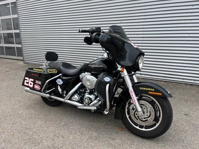 Harley-Davidson Street Glide FLHX (Vivid Black) - Bild 4