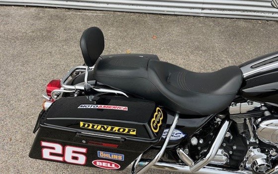 Gebrauchtmotorrad Harley-Davidson Street Glide FLHX - Bild 6