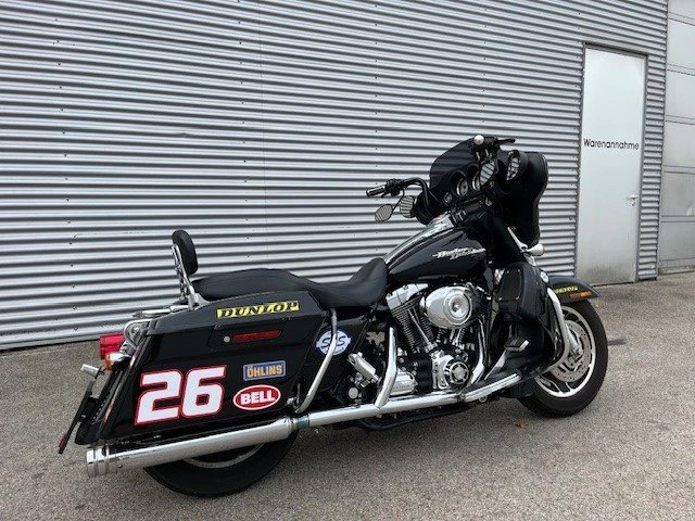 Harley-Davidson Street Glide FLHX (Vivid Black) - Bild 7
