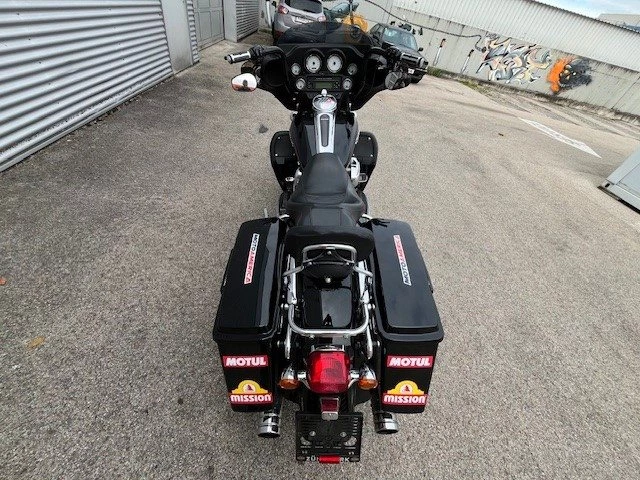 Harley-Davidson Street Glide FLHX (Vivid Black) - Bild 8