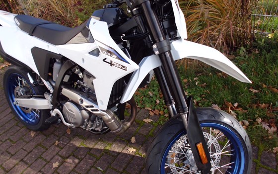 Neufahrzeug Suzuki DR-Z4SM - Bild 12