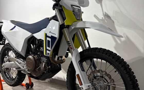 Gebrauchtmotorrad Husqvarna 701 Enduro - Bild 2