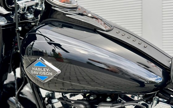 Gebrauchtmotorrad Harley-Davidson Softail Heritage Classic FLHC - Bild 4