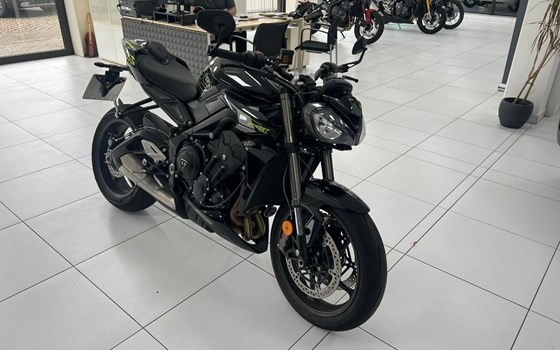 Gebrauchtmotorrad Triumph Street Triple RS - Bild 1